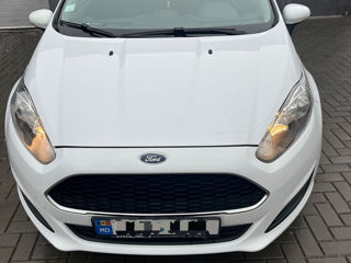 Ford Fiesta foto 2