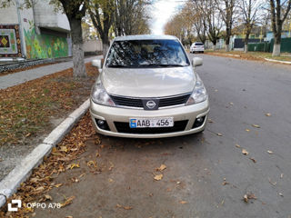 Nissan Tiida foto 2