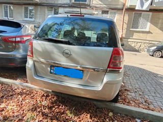 Opel Zafira foto 1