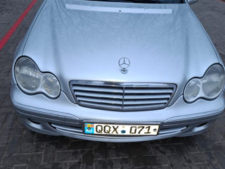 Mercedes C-Class foto 7