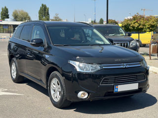 Mitsubishi Outlander foto 3