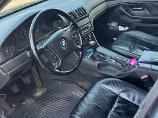 BMW 5 Series foto 6