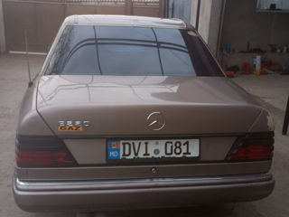 Mercedes E-Class foto 6