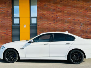 BMW 5 Series foto 3