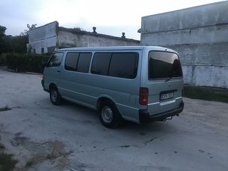 Toyota Hiace foto 3