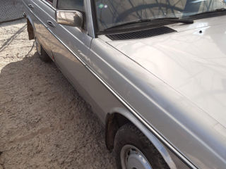 Mercedes Series (W123)