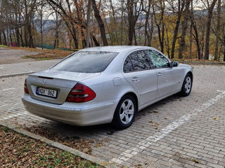 Mercedes E-Class foto 8