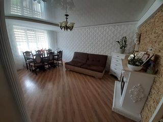 Vind apartament cu 3 camere foto 2