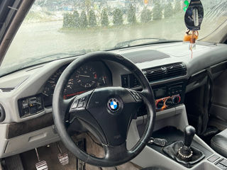 BMW 5 Series foto 10