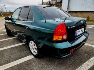 Hyundai Accent foto 5