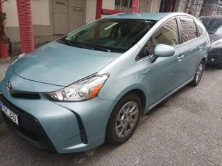 Toyota Prius v