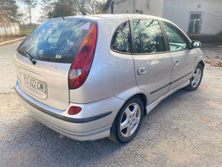 Nissan Almera Tino foto 4