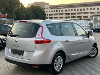 Renault Grand Scenic foto 2