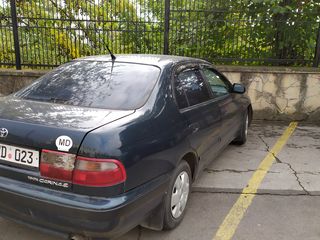 Toyota Carina foto 1