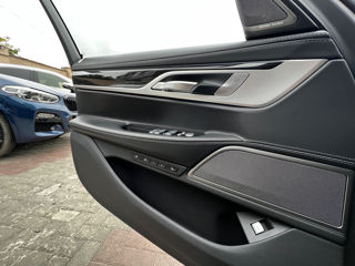 BMW 7 Series foto 3