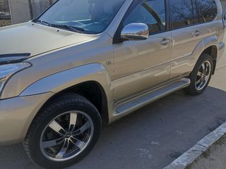 Toyota Land Cruiser Prado foto 1