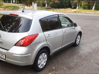 Nissan Tiida foto 10