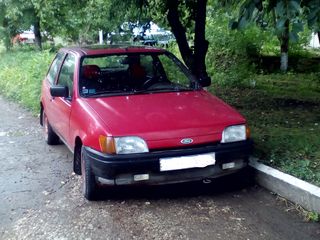 Ford Fiesta foto 1