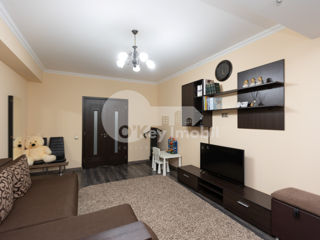 Apartament cu 2 camere, 75 m², Buiucani, Chișinău foto 2