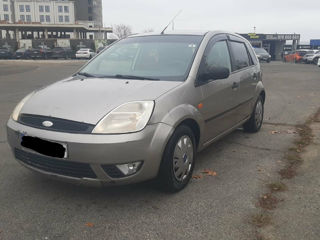 Ford Fiesta foto 3