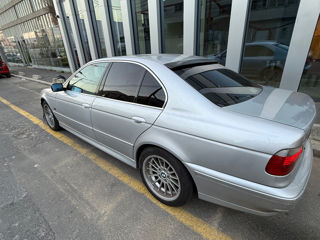 BMW 5 Series foto 2