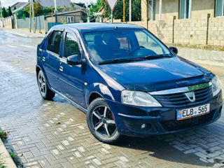 Dacia Logan foto 1