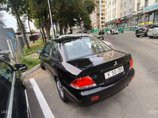 Mitsubishi Lancer foto 4