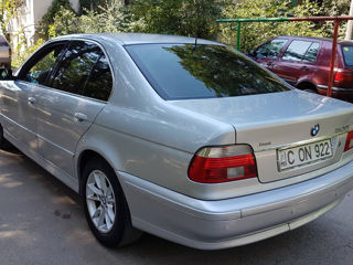 BMW 5 Series foto 4