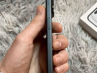 iPhone 15 - как новый! аккумулятор 100% foto 4