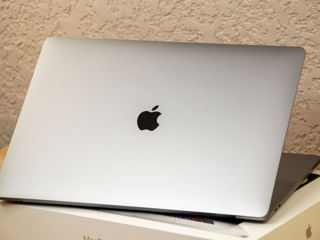 Macbook Pro 16/ Core I7 9750H/ 16Gb Ram/ Radeon Pro 5300M/ 500Gb SSD/ 16" Retina/ 140Cycles!! foto 9