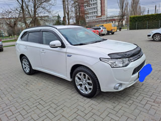 Mitsubishi Outlander foto 3