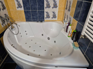 Se vinde jacuzzi  in stare buna 1.5/1.5.m.