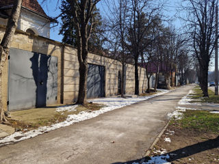Perfect pentru investitie - casa + 6 ari - str. Belinski - prima linie foto 8