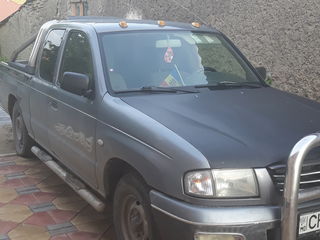 Mazda BT-50 foto 1