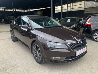 Skoda Superb foto 1