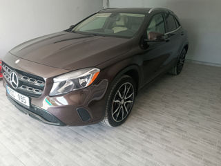 Mercedes GLA foto 2