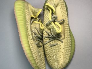 Adidas Yeezy Boost 350 Light Green Unisex foto 3