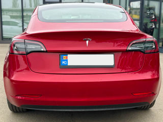 Tesla Model 3 foto 6