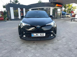 Toyota C-HR foto 1