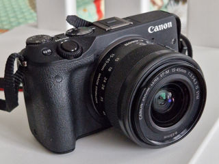 Беззеркалка Canon EOS M3