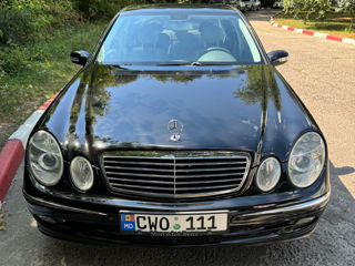 Mercedes E-Class foto 2