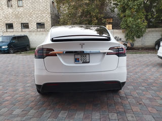 Tesla Model X foto 8