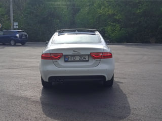 Jaguar XE foto 18