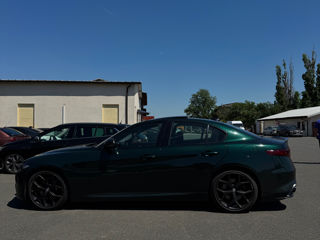 Alfa Romeo Giulia foto 2