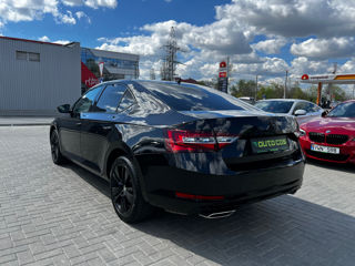 Skoda Superb foto 2