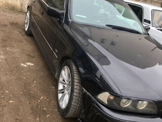 BMW 5 Series foto 8