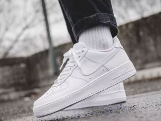 Nike air force classic white ( sunt pe loc marimi)