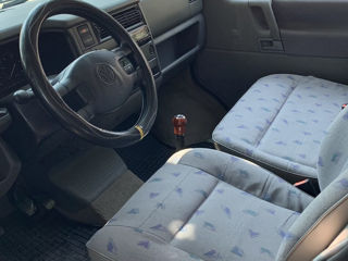 Volkswagen Caravelle foto 9