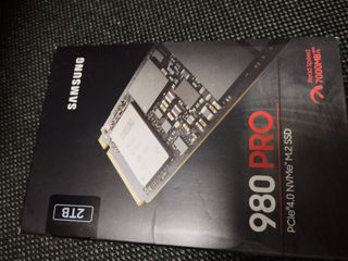 Samsung PCIe 4.0 NVMe M.2 SSD