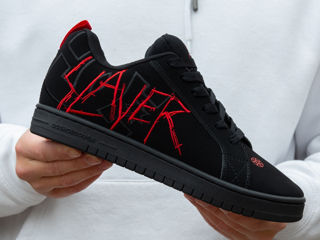 DC х Slayer Court Graffik Unisex foto 2